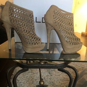 Aldo suede nude heels